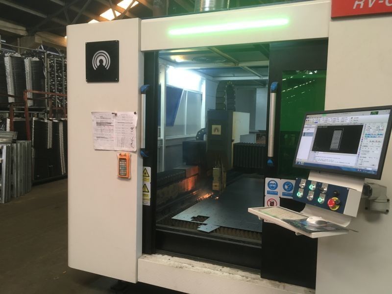 1500W 4000W Máy cắt Laser sợi CNC IPG MAX 3015 Bàn trao đổi có nắp
