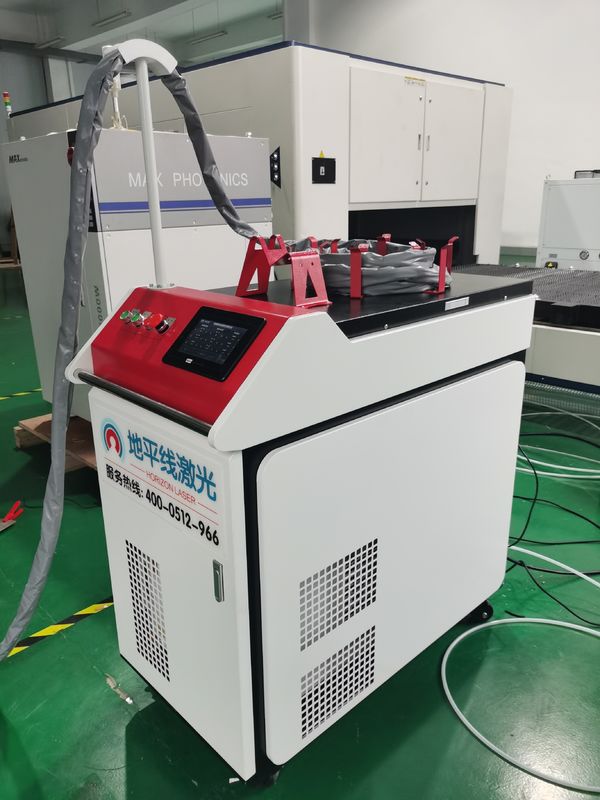 IEC60204 220V 8m Máy hàn laser cầm tay có thể điều chỉnh tại chỗ 6 chế độ