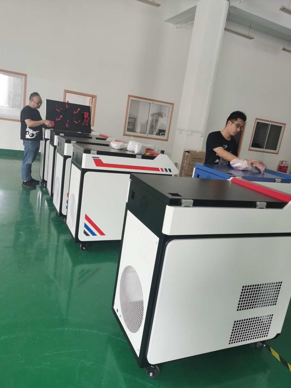 Máy hàn laser cầm tay 50HZ 6mm 1000w Tách năng lượng thời gian