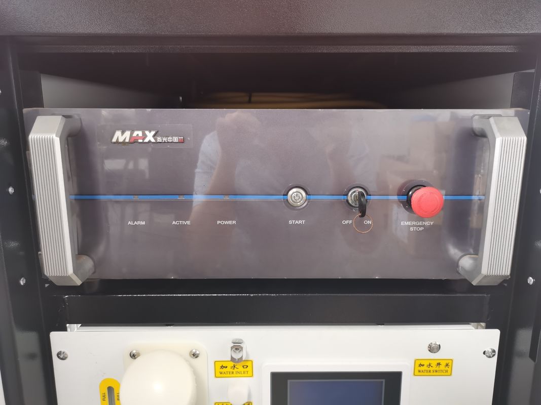Máy cấp dây tự động Máy hàn laser cầm tay 120mm / S 2000W CW Máy hàn laser sợi quang