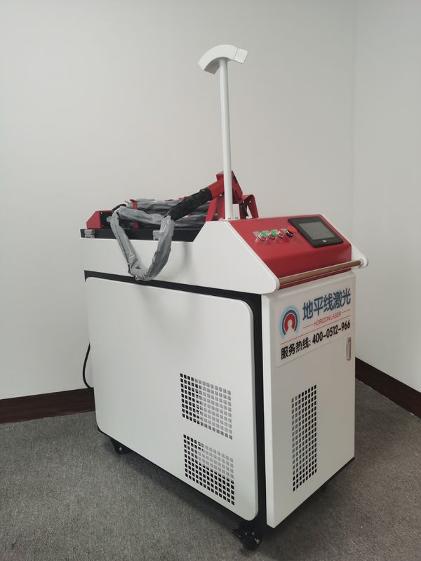 Máy hàn laser cầm tay IEC 2000W Làm mát bằng nước 1080nm
